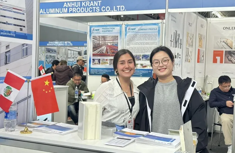 Face-to-Face Communication with Clients at International Trade Shows