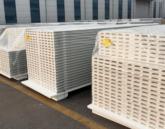 Cleanroom_Panels_for_Pharmaceutical_and_Food_Industry_Applications_.jpg